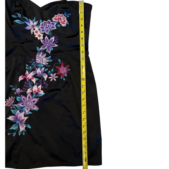 Woman's Lipsy London Strapless Mini Dress Black Floral Bodycon Size 6 - Picture 5 of 7